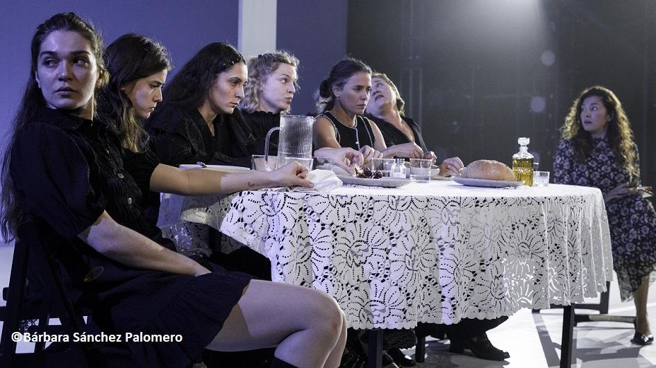 Escena de La Casa de Bernarda Alba. Fotografía de Bárbara Sánchez Palomero