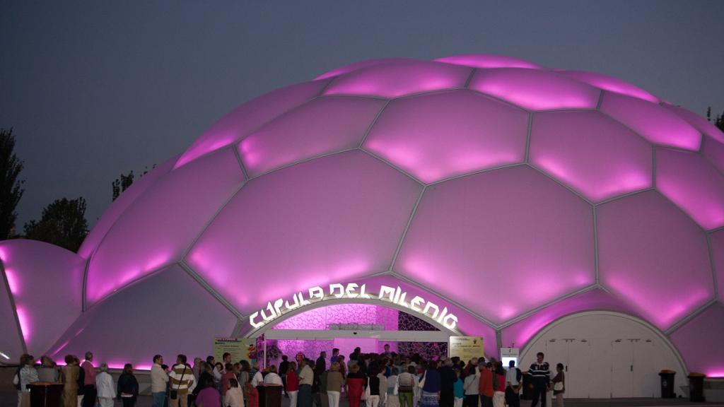 Cúpula del Milenio de noche