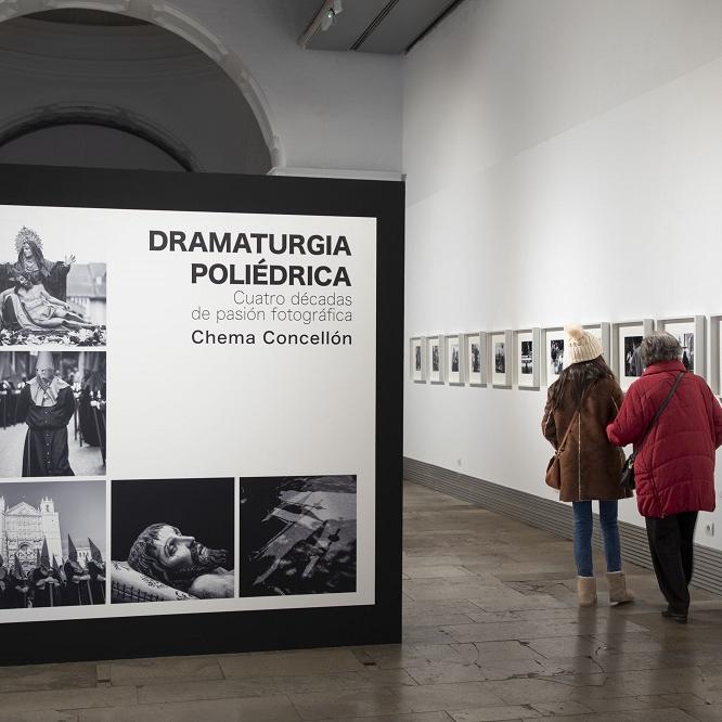 Exposición dramaturgia poliédrica