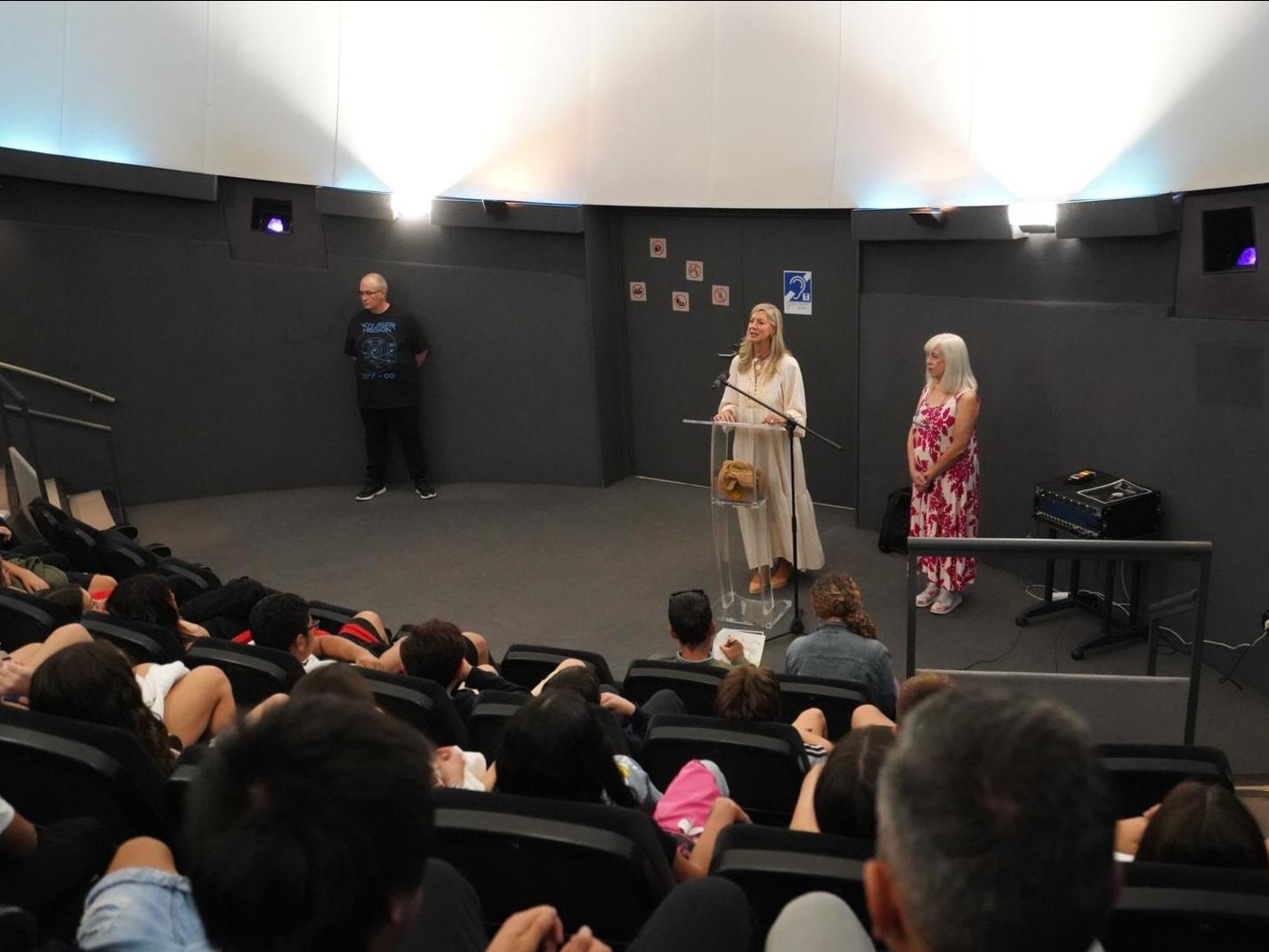 Presentación del nuevo programa de planetario del Museo de la Cienica