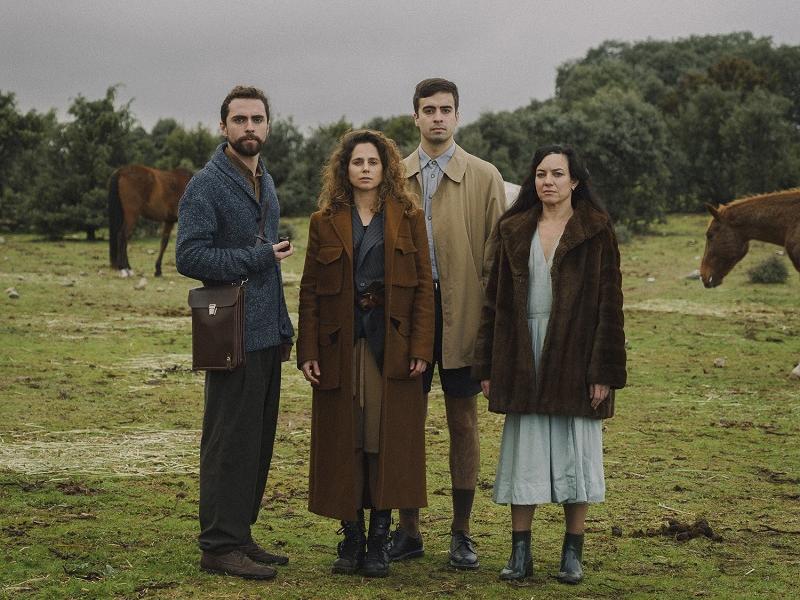 Reparto de la obra de teatro Electra de Pílades Teatro. Fotografía de Luz Soria