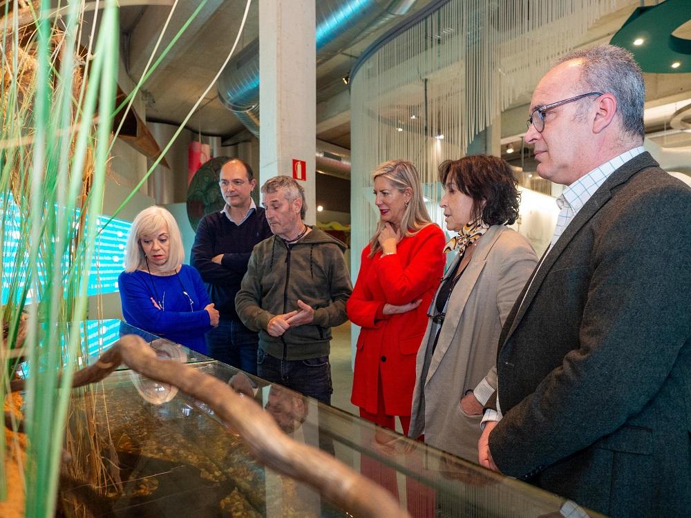 La concejala de Educación y Cultura, Irene Carvajal, presenta un nuevo diorama en la Casa del Río