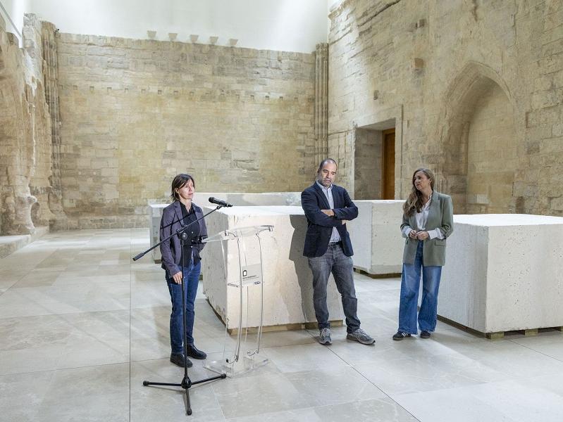 Rueda de prensa exposición 'Gravas y arenas' de Lara Almarcegui